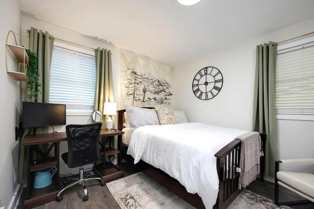 Cottage Near Downtown, King Bed, Private Yard, Free Parking Nashville 0*,