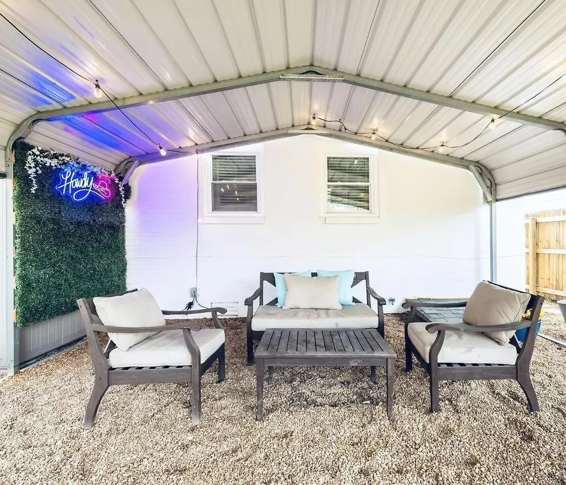 Cottage Near Downtown, King Bed, Private Yard, Free Parking Nashville